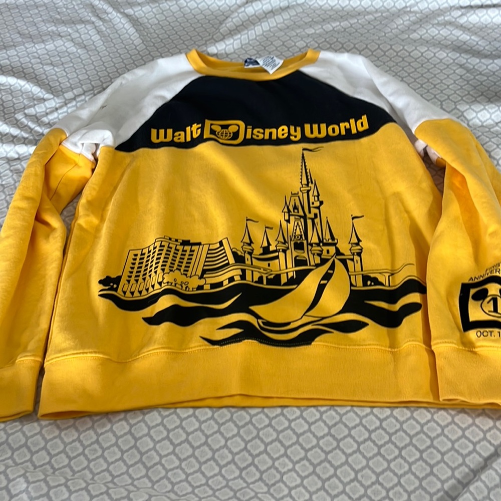 Walt Disney World Vault Collection sweatshirt size large